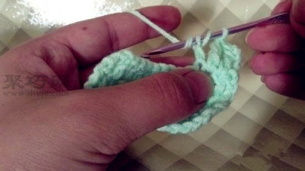 Basic crochet stitches: Illustrated crochet tutorial for long needles