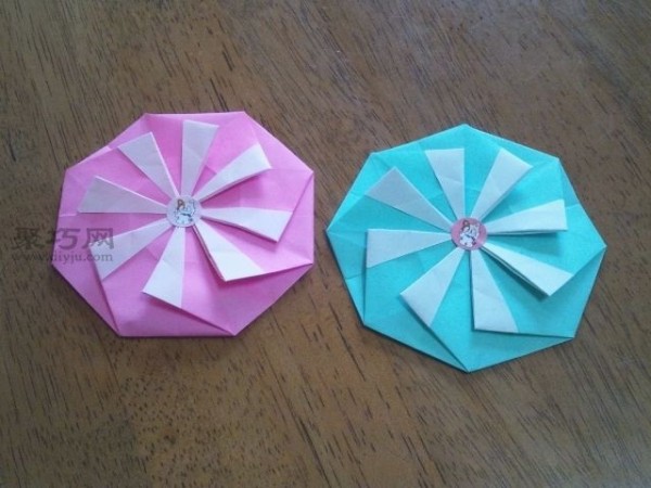 Teach you how to make origami medals that look like flowers