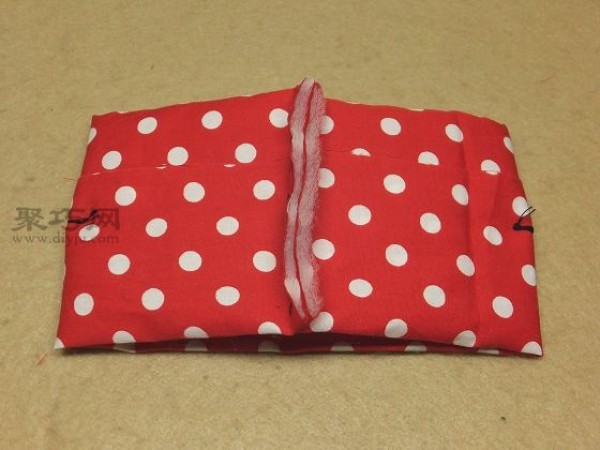 Mickey Mouse headband making tutorial. Learn how to make a cute fabric bow headband.