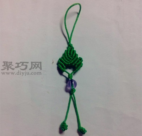 A simple method for knitting mobile phone chains. Teach you how to knit mobile phone chains.