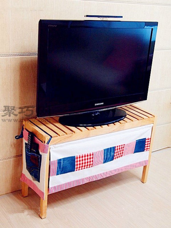 Transform old jeans into TV cabinet storage bags, a must-have for storing remote controls