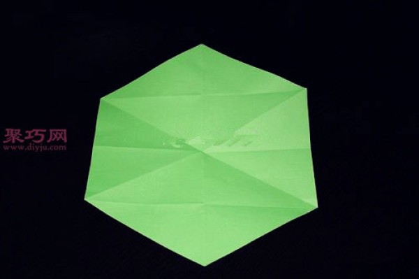 Illustration of how to fold a square origami into a hexagon. Tell you how to fold a regular hexagon.