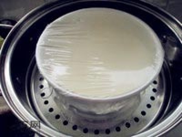 How to make 6-inch steamed chiffon cake. Use a steamer to make delicious steamed chiffon cake.