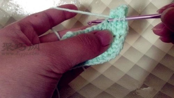 Basic crochet stitches: Illustrated crochet tutorial for long needles