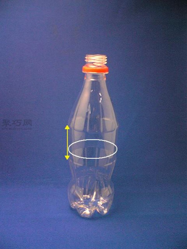 How to make creative vases from waste plastic bottles. Handmade vases from beverage bottles.