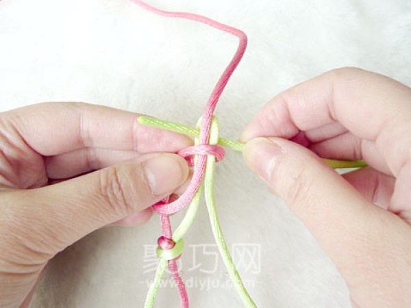 Illustration of braiding Chinese sorrel knot Chinese style bow knot