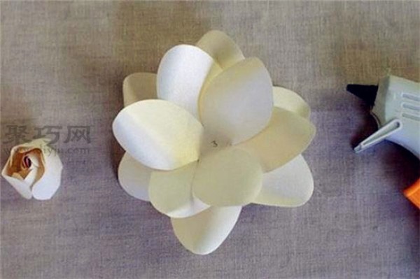 Tutorial on making handmade gardenia flowers from cardboard How to make handmade gardenia flowers