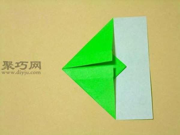 Illustrated tutorial on how to fold an airplane simply, very suitable for beginners to learn origami airplanes