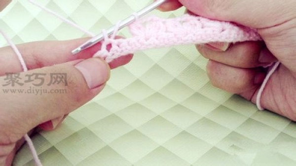 Simple crochet stitches: illustration of date needle crochet