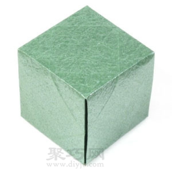 How to make a cube out of paper? Check out this cube origami tutorial