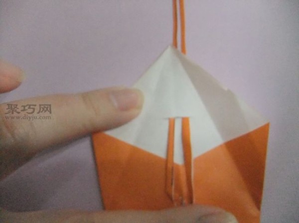 Tutorial on how to make a simple origami shrimp using a piece of paper