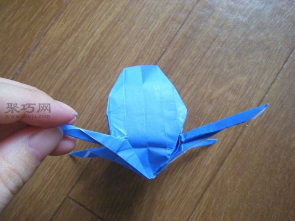 Teach you how to make vivid handmade origami jellyfish