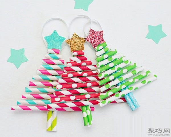 Kindergarten DIY colorful Christmas tree tutorial with straws