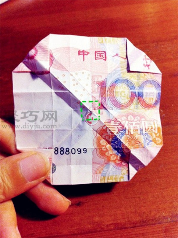 Illustrated tutorial on how to fold roses with RMB. How to fold roses with 100 yuan.