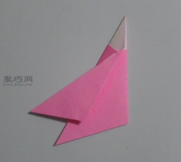 Fun cartoon origami tutorial for children. Simple origami folding method for children.