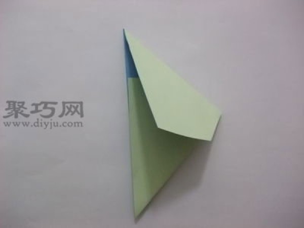 How to fold a simple love letter. Illustration of how to fold a love letter.