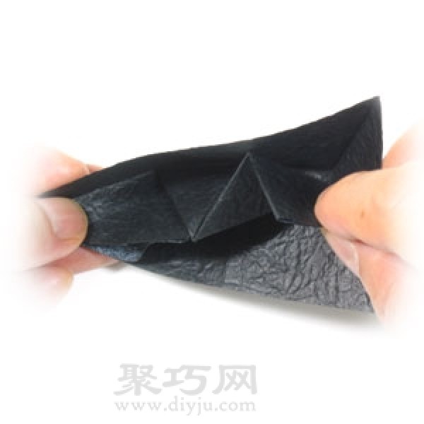 Basic origami folding method: right diamond fold