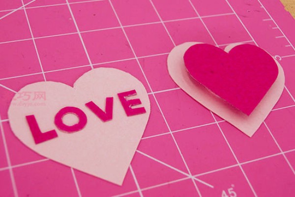 DIY handmade heart-shaped photo frame tutorial using colorful cardboard