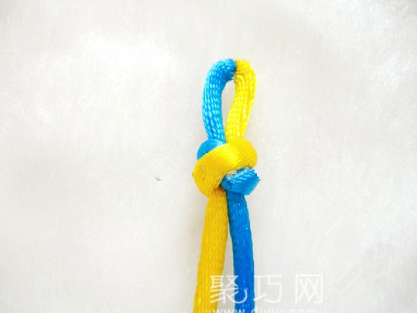 Pan-length knot combined with sorrel knot. Illustration of braiding method of full-length bow knot.