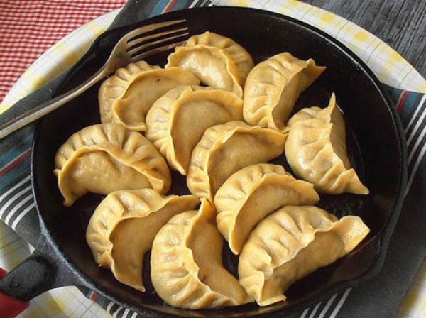 How to make fried dumplings with fennel, mushrooms, fungus, cornmeal