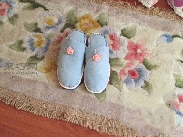 How to make a pair of cotton slippers by using waste materials from old jeans