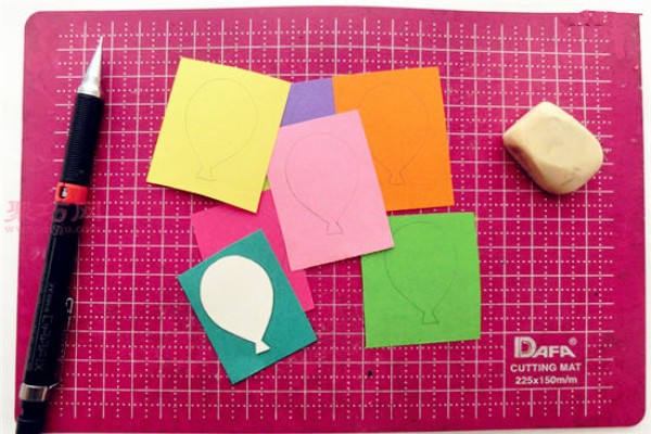 Tutorial on making hand-made balloon three-dimensional greeting cards from colorful cardboard