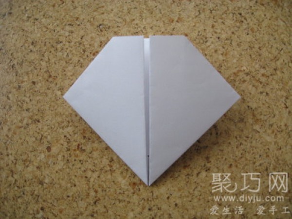 How to fold a heart-shaped love letter. Illustration of how to fold a heart-shaped love letter.