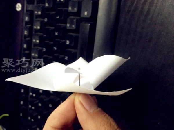 How to make a paper windmill Let’s make a paper windmill together