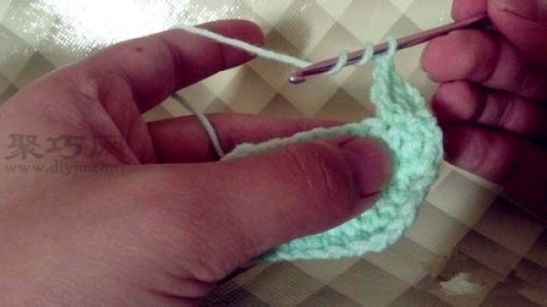 Basic crochet stitches: Illustrated crochet tutorial for long needles