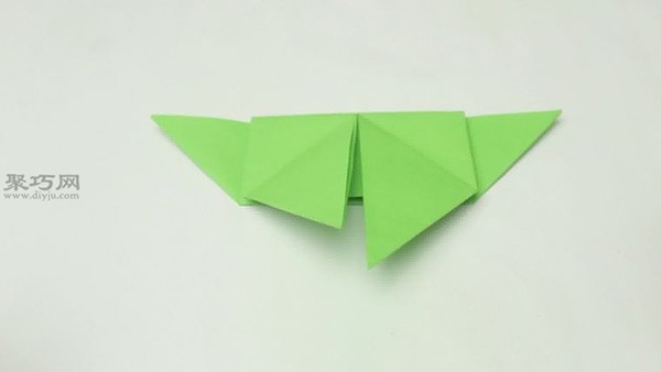 Illustrated tutorial for making handmade origami butterflies. Teach you how to make origami butterflies with paper.