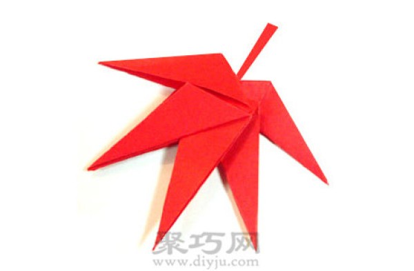 Simple origami tutorial for toddlers to make origami maple leaves