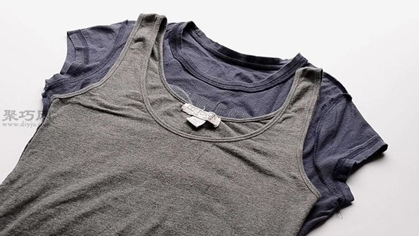 How to transform an old T-shirt into a camisole. Learn how to transform old clothes in a few minutes.