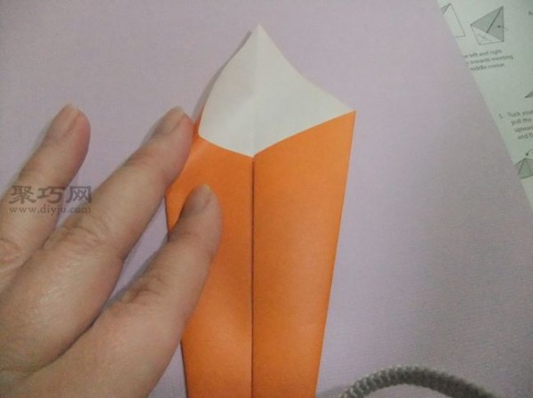 Tutorial on how to make a simple origami shrimp using a piece of paper