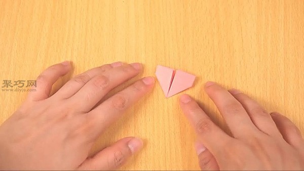 3D three-dimensional triangle origami folding tutorial illustration, how to fold the triangle