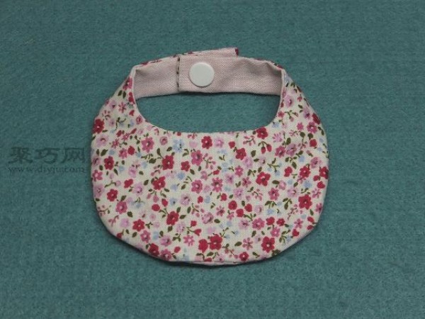 Baby bib making tutorial teaches you how to make simple handicrafts for your baby