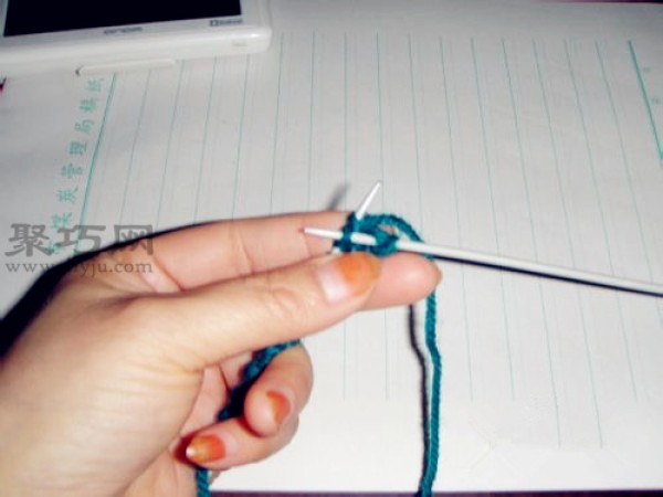 Knitting method of unit needle scarf. Beginner’s hand knitting scarf tutorial.