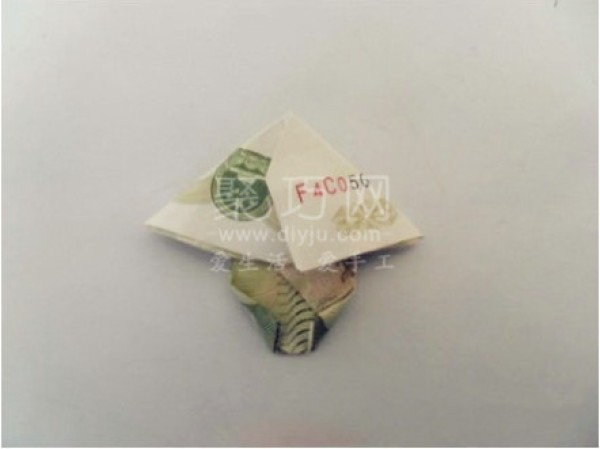 Mao Mao’s tutorial on using one yuan to make origami and wearing a bamboo hat is so cute!