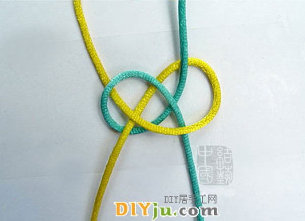 Illustrated tutorial on how to braid the Chinese knot snake knot How to tie the snake knot