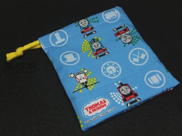 Tutorial on making handmade cartoon coin purse with pictures and texts. Teach you how to DIY a practical cartoon drawstring bag.