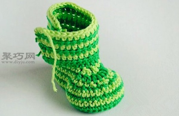 Tutorial on long crocheted baby shoes. Teach you how to knit baby woolen shoes.