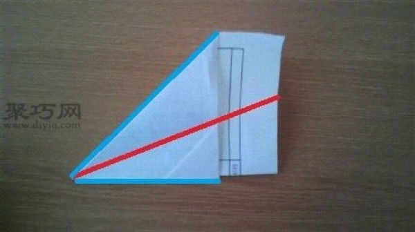 The simplest illustrated tutorial on how to fold a paper airplane