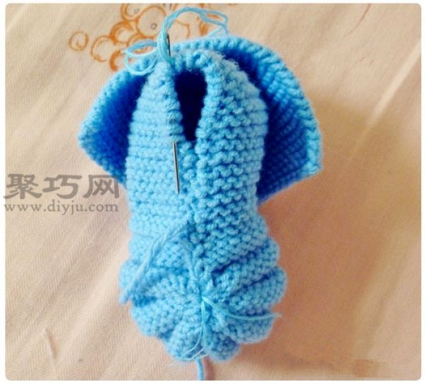 Knitting method of baby shoes with stick stitch. Teach you how to knit baby shoes with wool.