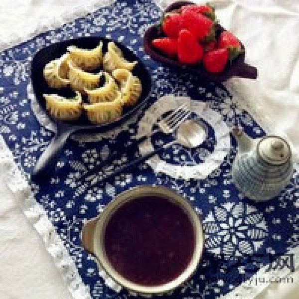 How to make crescent moon dumplings How to make carrot and celery dumplings