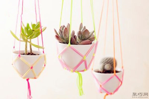 Illustration of tutorial on hand-woven succulent potted hanging basket with straws