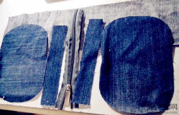 Turning old jeans into treasure DIY fashionable denim cosmetic bag illustrated tutorial