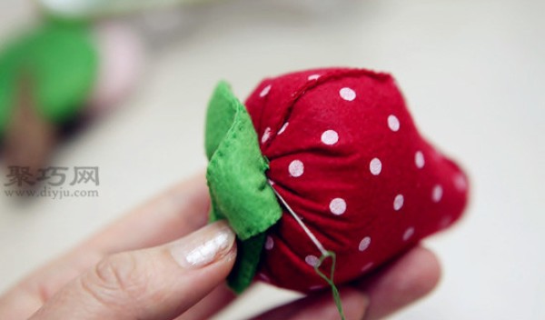 Handmade Fabric Pendant Cute Strawberry Pendant DIY Tutorial