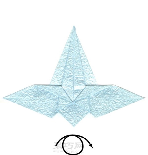 Illustration of steps to make origami flying paper cranes