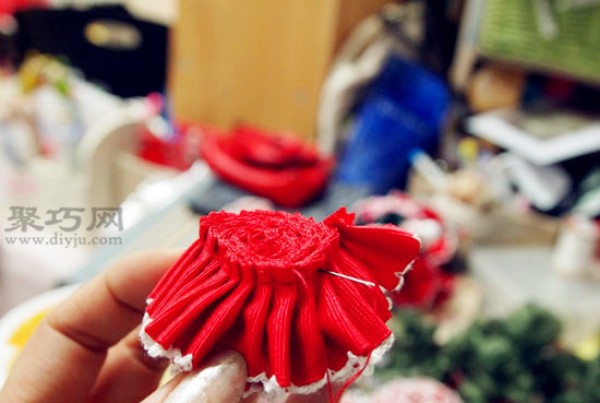 DIY Fabric Flowers That Will Never Die Fabric Flower Making Illustrations