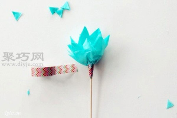 Simple folding method of paper flowers. How to DIY paper flowers from silk paper.