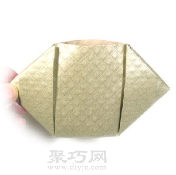 Want to learn how to make an origami wallet? This wallet origami tutorial will teach you easily